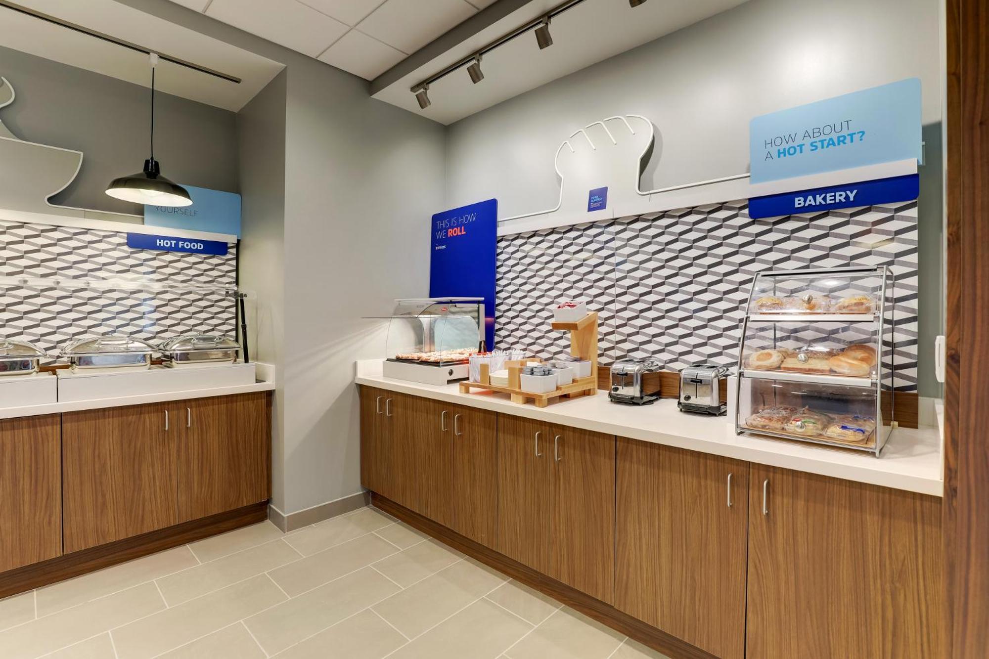 Holiday Inn Express Holly Springs - Raleigh Area By Ihg Exterior photo
